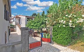 Apartments Luciano 1728