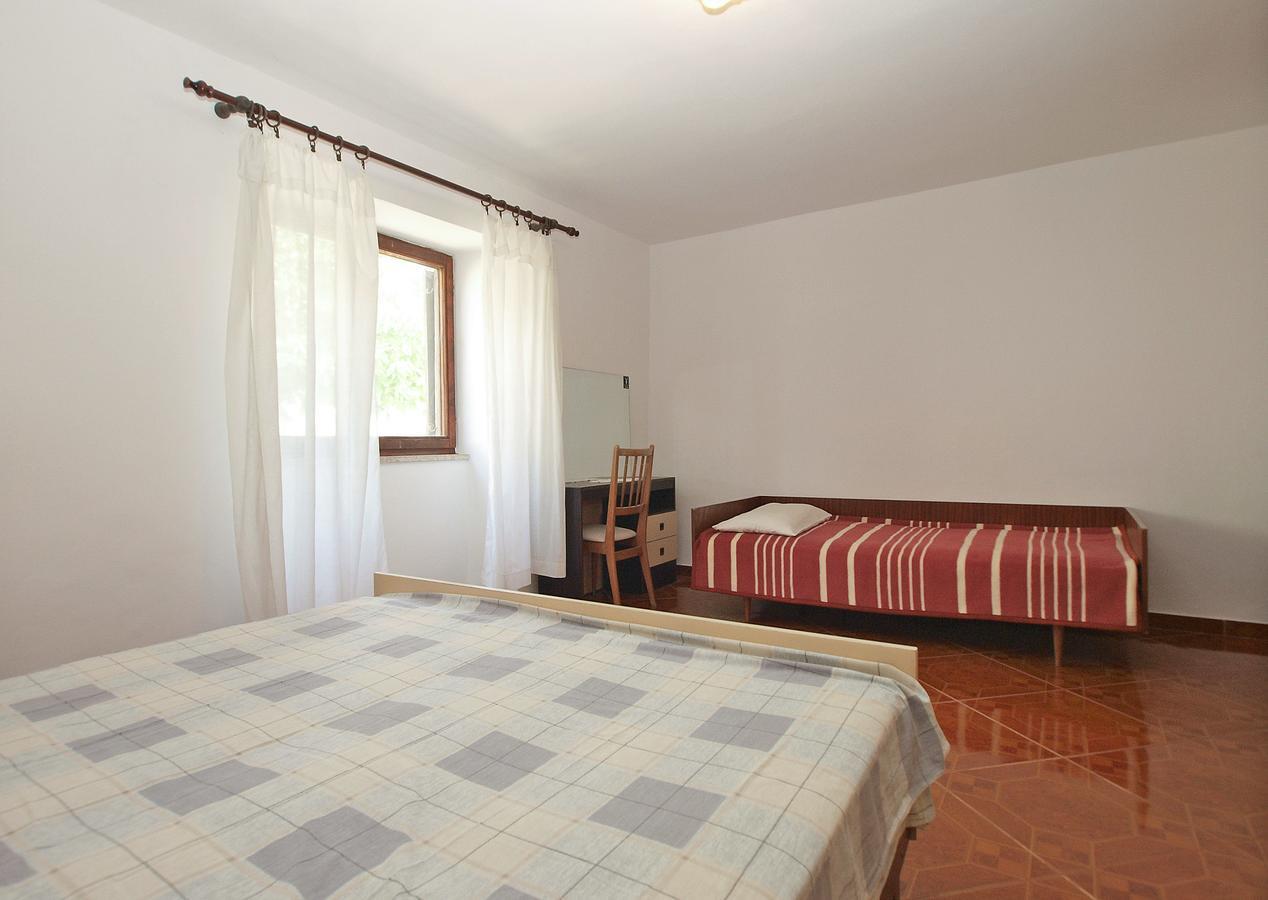 Apartments Luciano 1728 Premantura Esterno foto